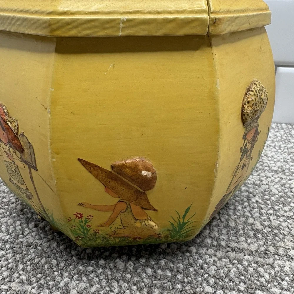 VTG Octagon Decopauge‎ Box 3D Details Little Gifts In Bonnets Lined